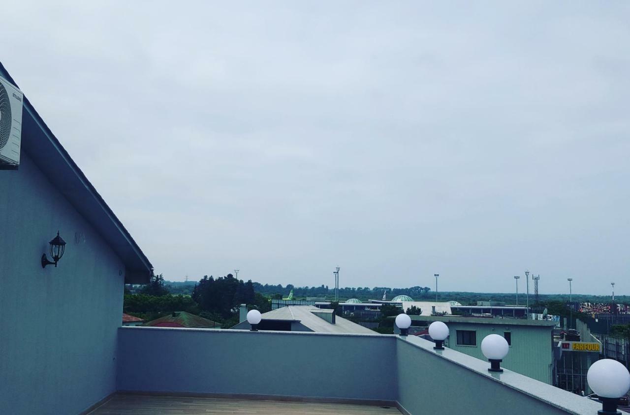 Отель MY HOUSE Батуми Экстерьер фото